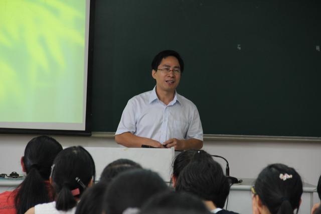 韦斯林博士讲解就业现状