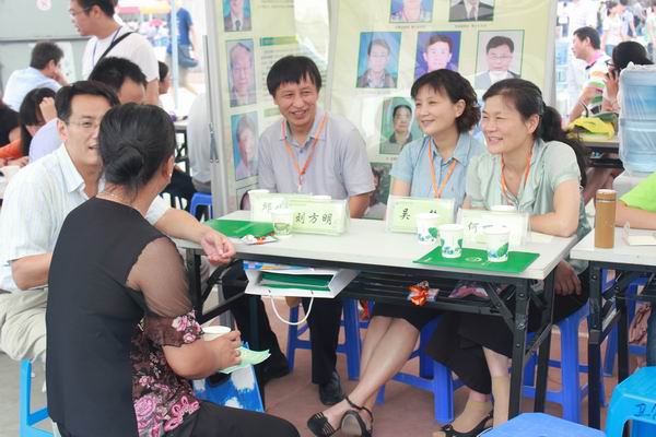 学院领导解答家长疑问