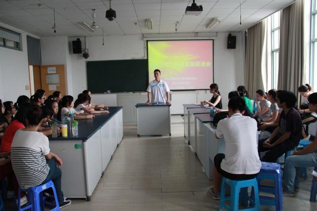 潘玉银老师讲话