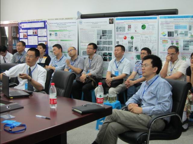 赵红挺教授和李勇进教授做报告