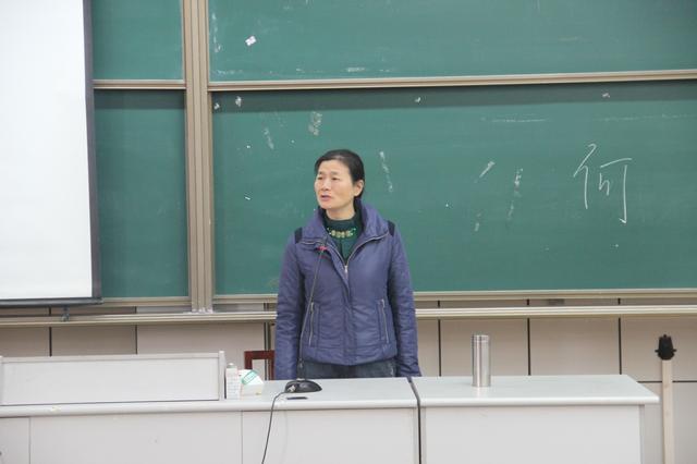 何书记发表讲话