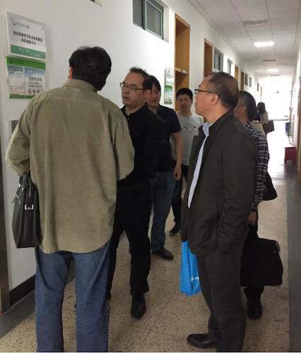 参观我院大型仪器平台